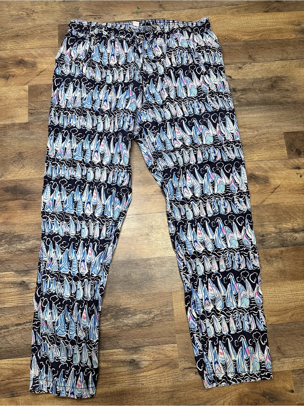 Lilly Pulitzer 100%Linen Navy Sailboat Print Pull-On Capris